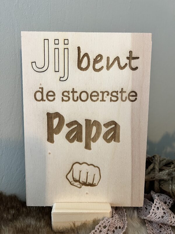 Houten kaartje met voetje - Stoerste papa