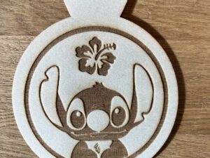 Kerstbal hanger stiche
