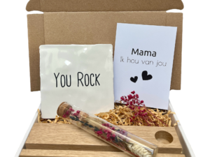 Brievenbuscadeautje - You Rock- Droogbloem- Keuze uit kleur tekst en tegel