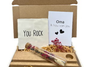 Brievenbuscadeautje - You Rock - Droogbloem - Keuze uit kleur tekst en tegel