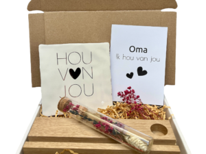 Brievenbuscadeautje - Hou van jou - droogbloem - keuze uit kleur tekst en tegel