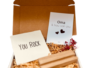Brievenbuscadeautje - You Rock  - Keuze uit kleur tekst en tegel