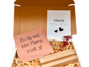 Brievenbuscadeautje - Blij met een mama zoals jij  - Keuze uit kleur tekst en tegel